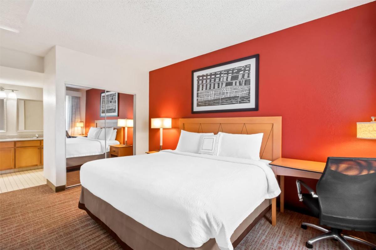 Popular attractions Area Nearby Property